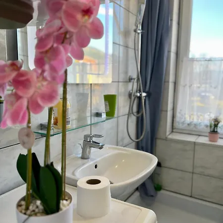 Gemuetliche Wohnung/ Cozy شقة نيكالسدورف